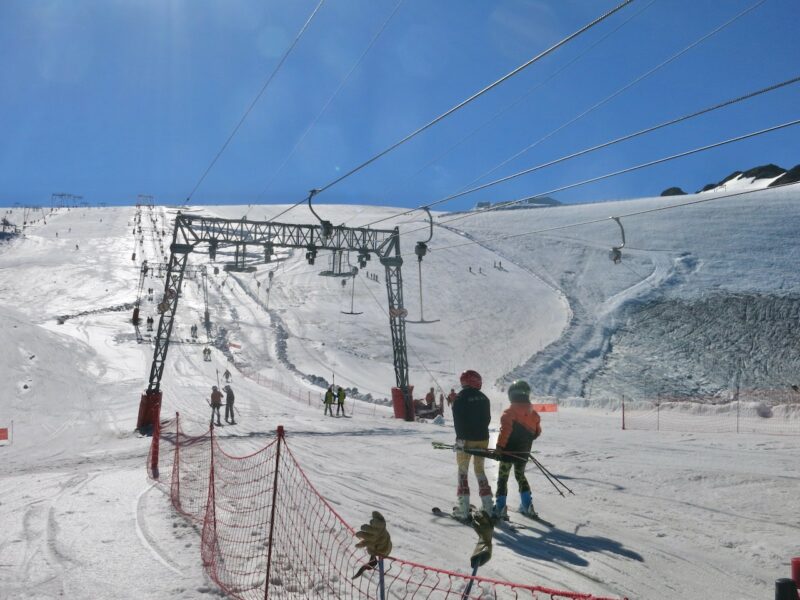 Summer glacier skiing in Les2Alpes. Image © PlanetSKI